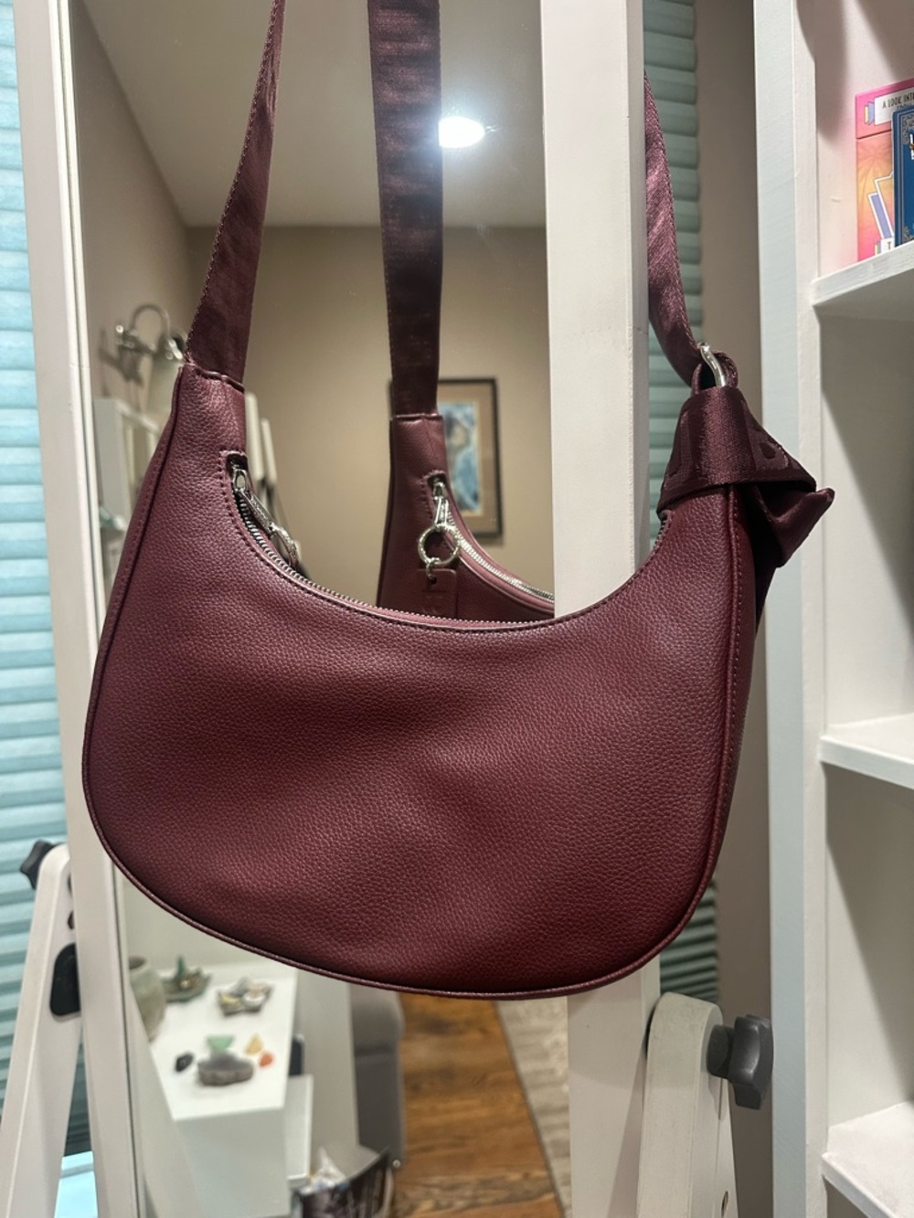 Baggu small recycled leather Crescent bag in Mahogany - Picture 4 of 10